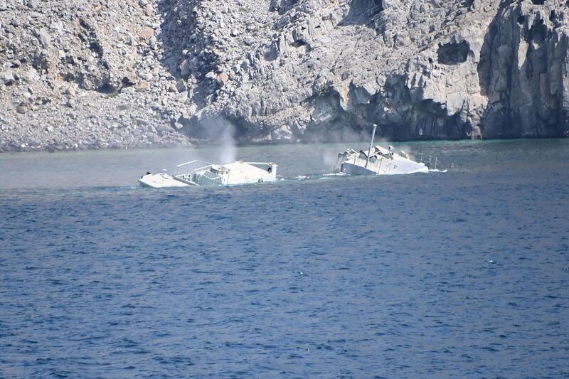 بعد خدمة دامت 35 عامًا: إغراق سفينة للبحرية السلطانية في مسندم