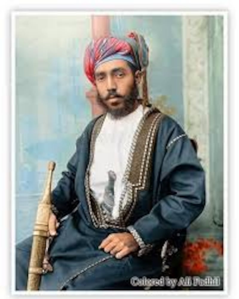 تفاصيل ديوان “شاعر الأسرة المالكة”.. وماذا قال السلطان تيمور بن فيصل عنه