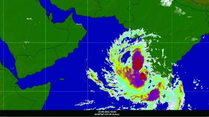الحالة المدارية في بحر العرب قد تتحول إلى إعصار