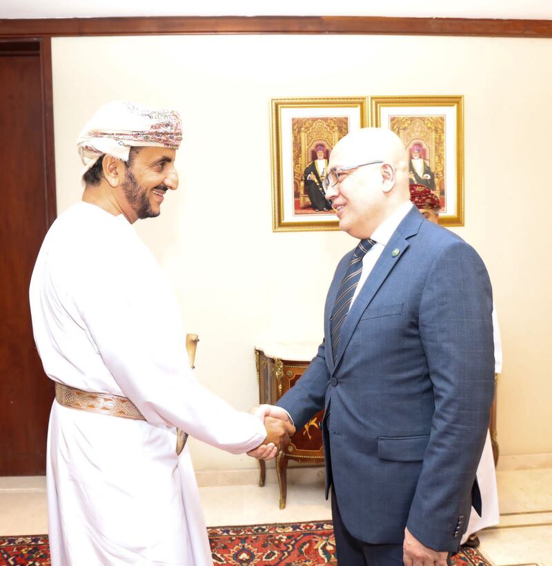 سلطنة عمان وأوزباكستان تتشاوران سياسيًا