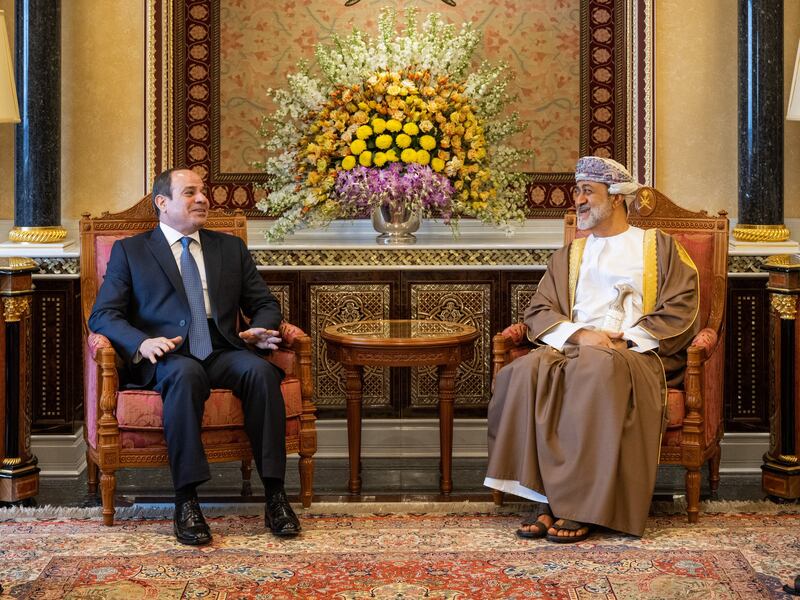 جلالة السلطان والرئيس المصري يوجهان بدراسة إنشاء صندوق استثماري مشترك