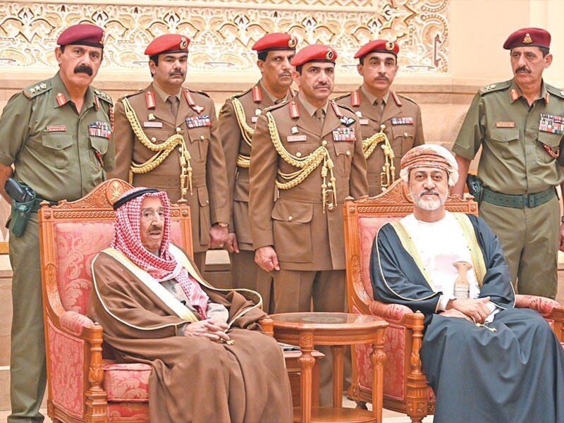 جلالة السلطان يهنئ أمير الكويت