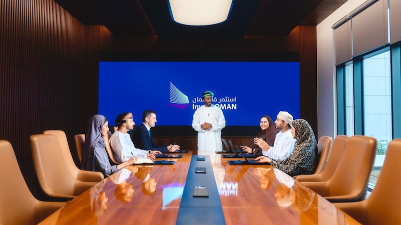 كيف أسهمت “استثمر في عمان” في تقدم سلطنة عمان إلى الرابع عالميًا في جذب الاستثمار الأجنبي؟