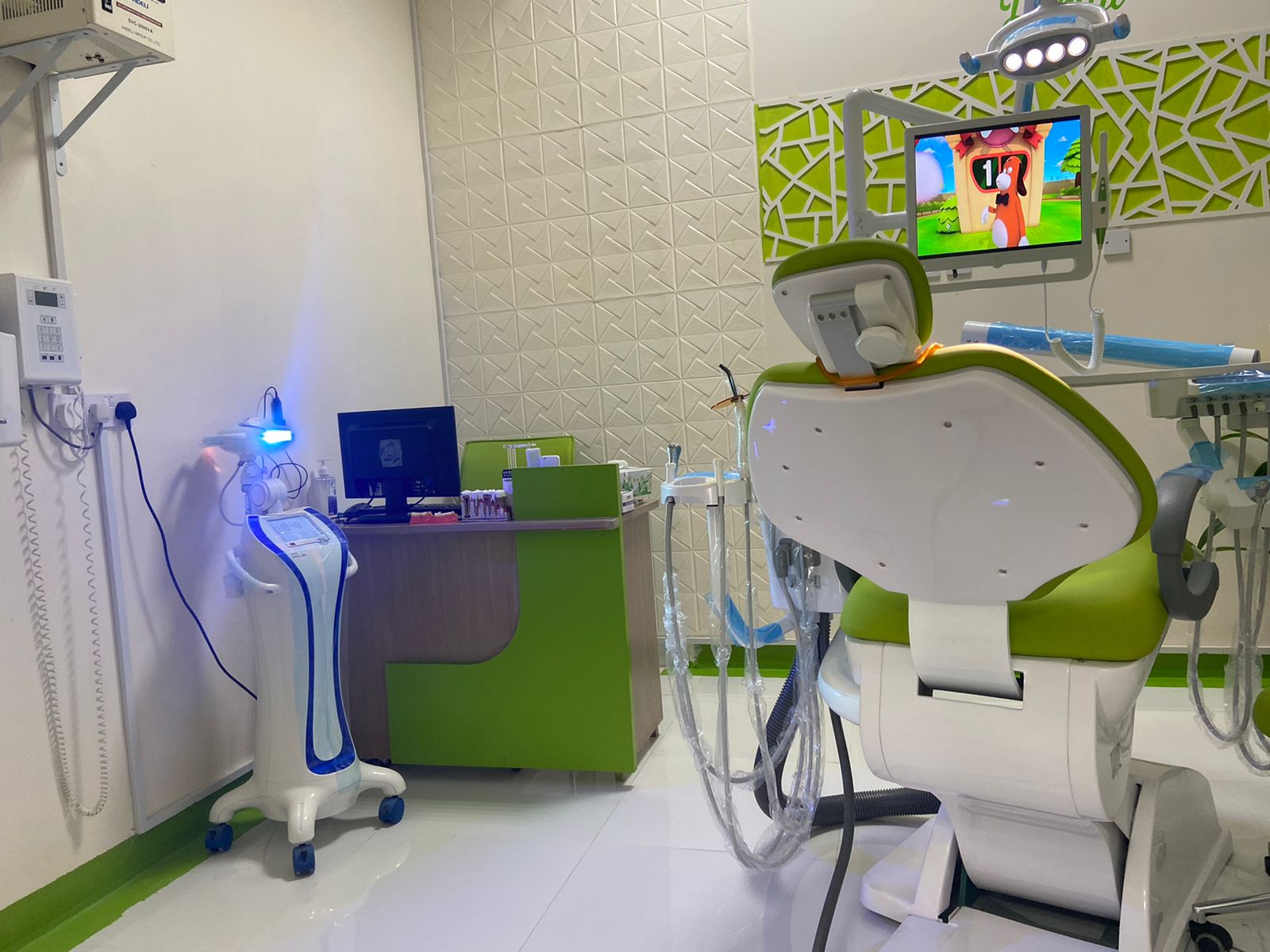 التنظيف بـ 5 ريالات فقط: خدمات مجانية وأسعار تنافسية عند افتتاح مركز فلكير لطب الأسنان