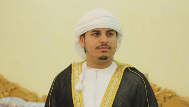 القارئ هزاع البلوشي ينفي إشاعة متداولة عنه