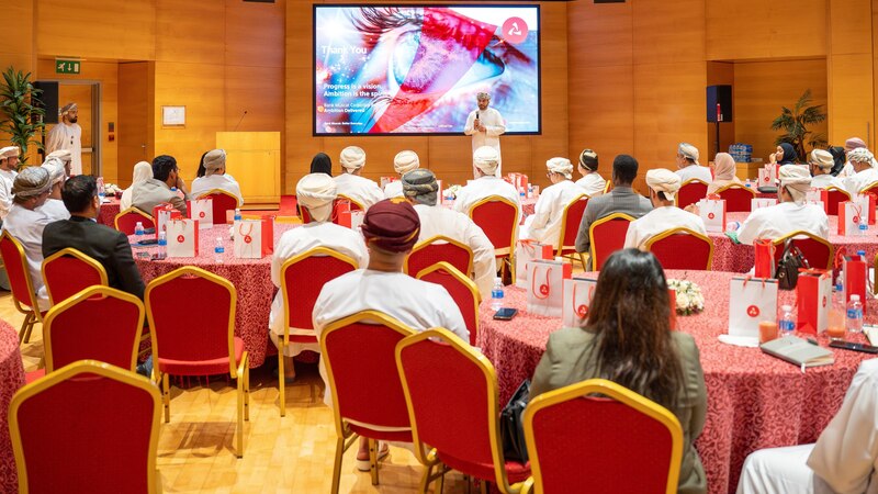 بنك مسقط ينظم حلقة نقاشية للتعريف بخدمة التفويض الرقمي للمؤسسات الحكومية والشركات