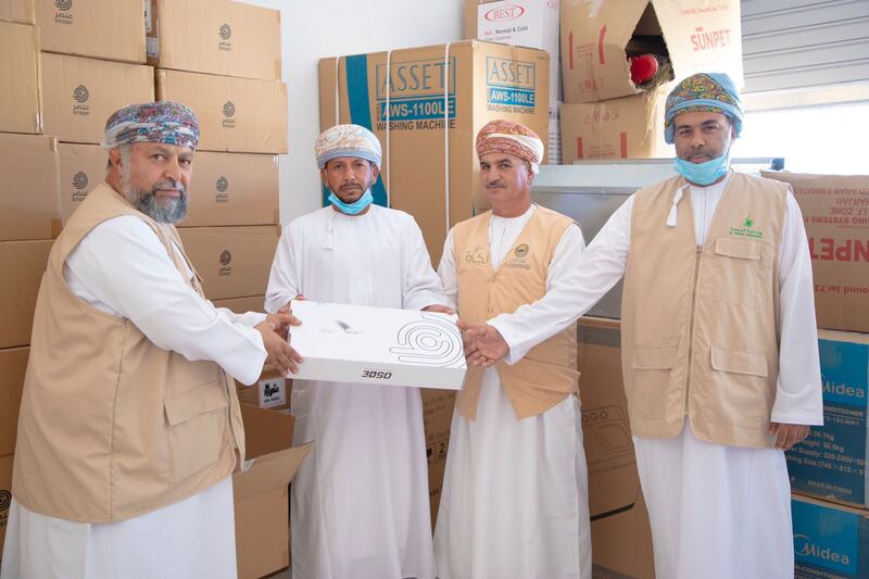 أكثر من 280 جهاز حاسب آلي جديدًا للطلبة المتضررين من #شاهين