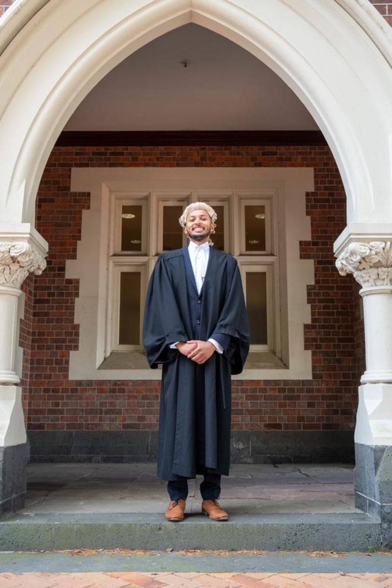 عُماني يُعتمَد محاميًا في المحكمة العليا النيوزلندية