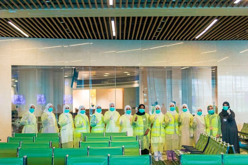 الحكومة بإجراءاتها والمواطنون والمقيمون بالتزامهم: جهود مواجهة كورونا تتواصل