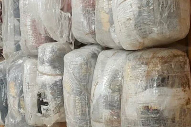 الشرطة تضبط قوالب وآلافًا من الكبسولات المخدرة