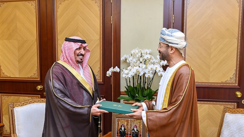 جلالة السلطان يتلقى رسالة خطية من ولي العهد السعودي