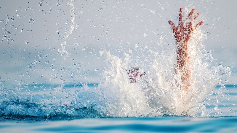 الطفلان في بركاء نموذجًا: تعددت الأنواع و “الغرق” واحدٌ؛ فاحذروا منه