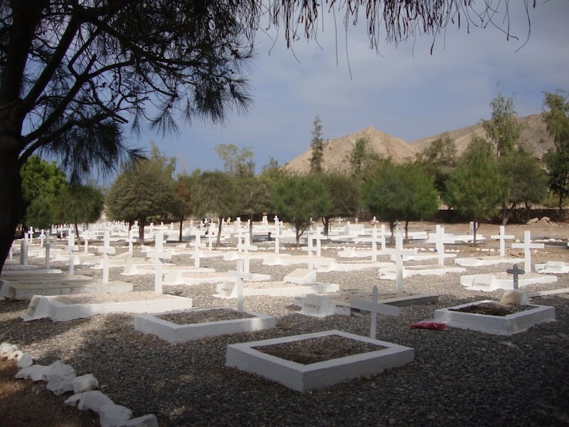 بالوثائق والصور: مقابر مسيحية في عُمان