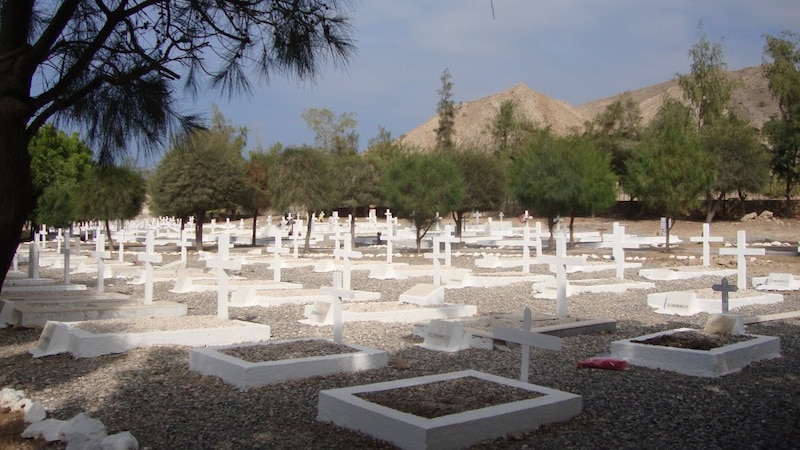 بالوثائق والصور: مقابر مسيحية في عُمان