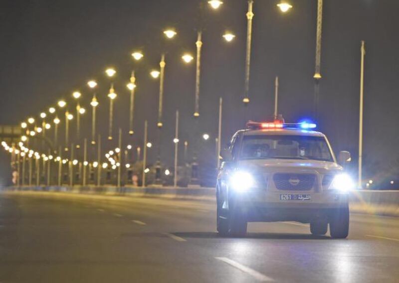 الشرطة تُعايِد وتشدد على الالتزام وتضع أرقامًا للتبليغ عن المخالِفين