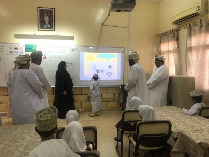 بالصور: مدرسة تُدشن نظام تقني تفاعلي للطلبة.. ومديرتها توضح أهميته