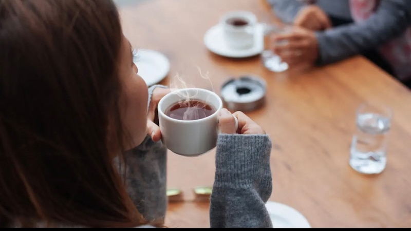 مع ازدياد أعدادها؛ ما سبب ارتياد المقاهي؟