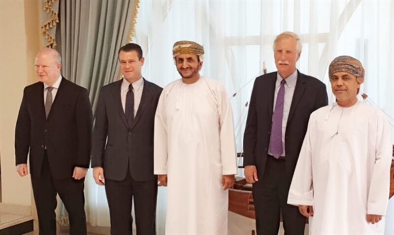 عضوان من “الشيوخ” الأمريكي يزوران السلطنة