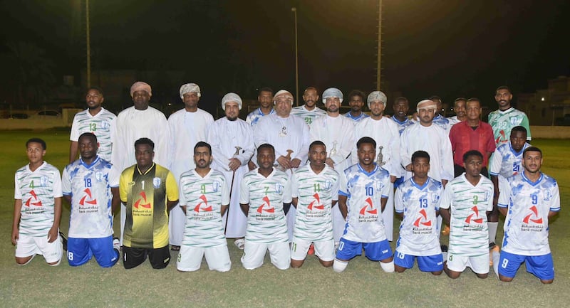 بنك مسقط يحتفي بافتتاح مشروع إنارة فريق ملعب الهرم الرياضي ببركاء