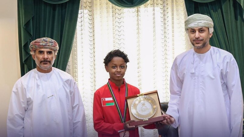 تكريم لاعب عماني شارك في بطولة تعدّ من أقوى البطولات دوليا