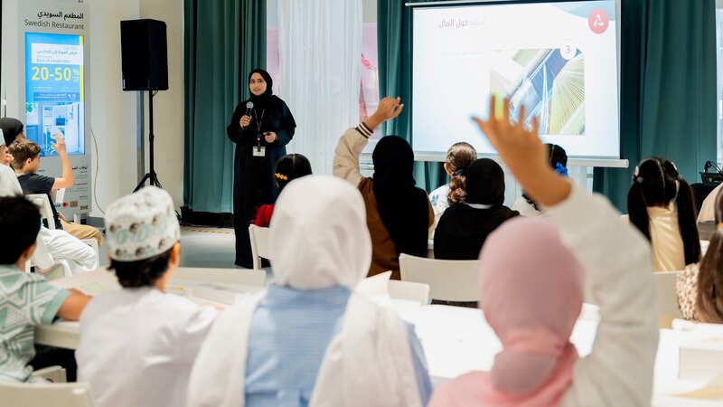 بنك مسقط ينظم ورشة عمل لتعزيز مبادئ الثقافة الماليّة بالتزامن مع فعاليات معسكر آيكيا الصيفي
