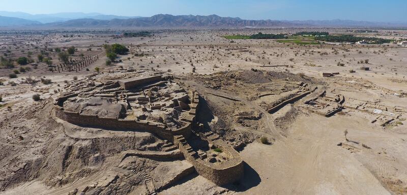 به قطع أثرية مهمة: تعرّف على تفاصيل أحد أهم المواقع التاريخية في السلطنة