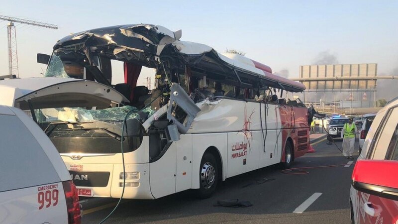 تأكيدًا لما نشرته “أثير”: عيوب الطريق سبب حادث حافلة مواصلات في دبي