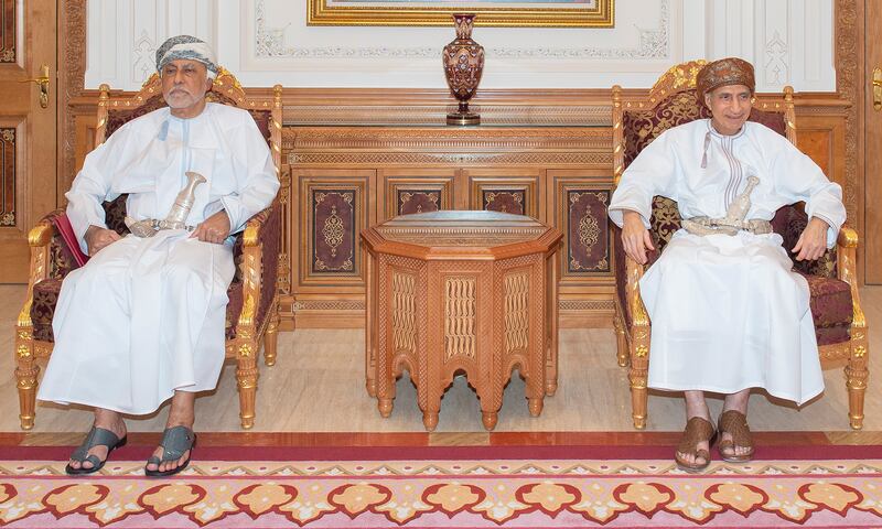 سمو السيد فهد يستقبل أعضاء من مجلس الشورى