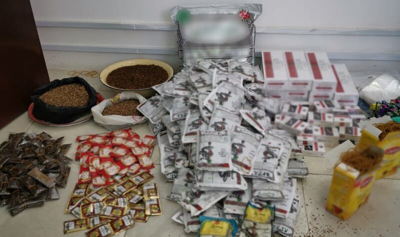 مادة ممنوعة في محل خياطة بالرستاق