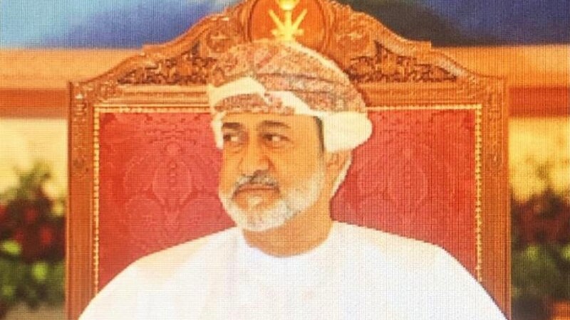 جلالة السلطان يلتقي بشيوخ محافظة ظفار