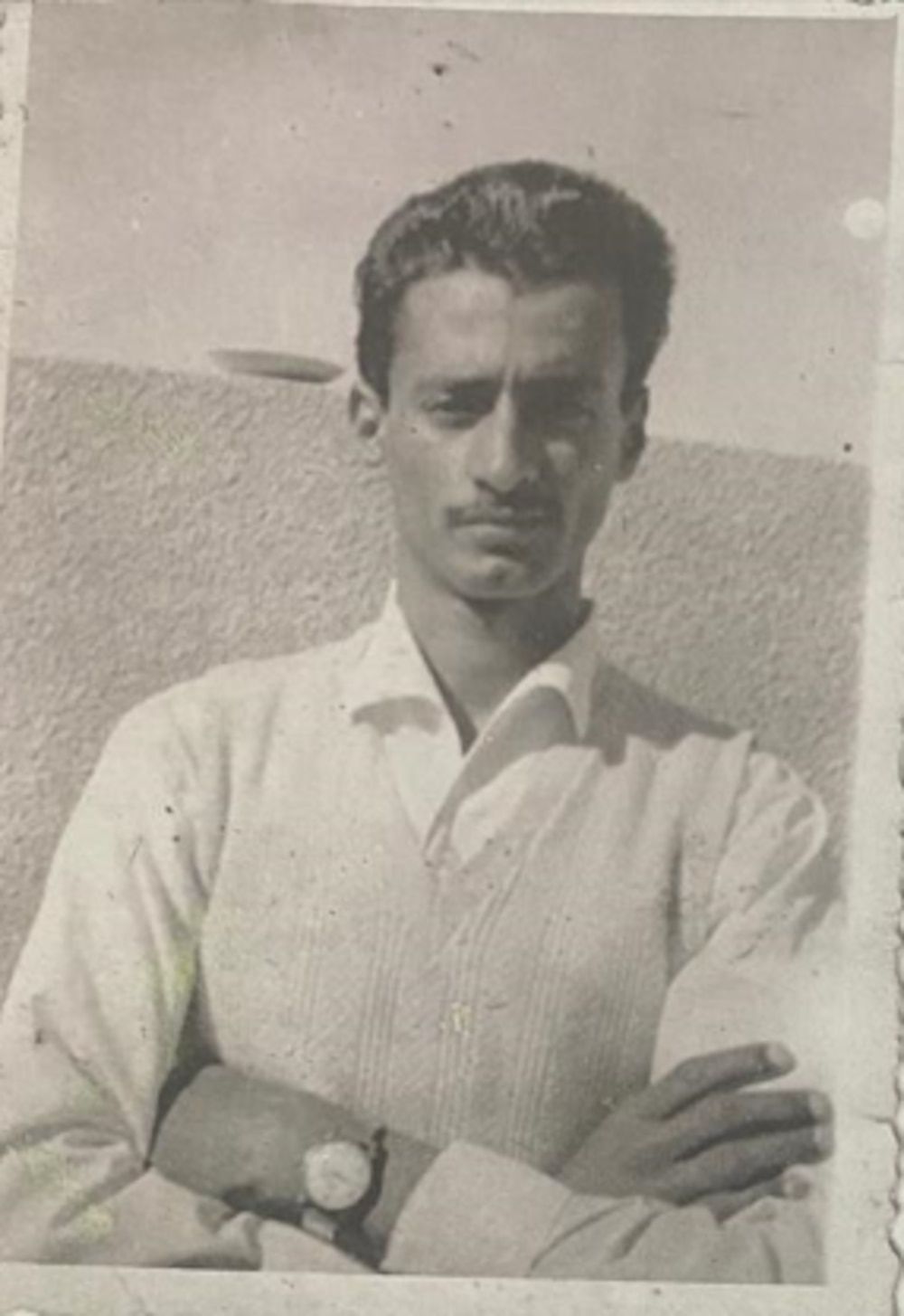 صورة أرشيفية للشيخ سعيد تعود إلى عام 1968 أثناء عمله بالكويت