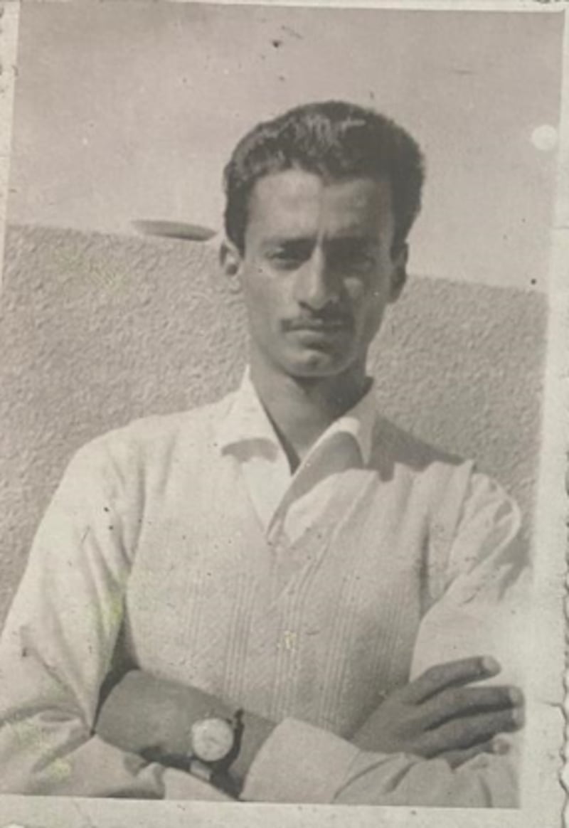 صورة أرشيفية للشيخ سعيد تعود إلى عام 1968 أثناء عمله بالكويت