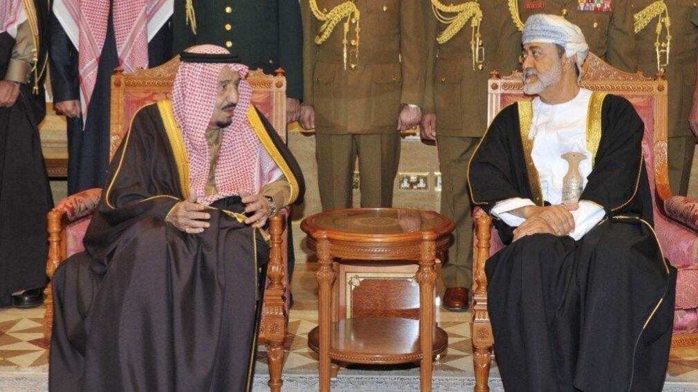 جلالة السلطان يعزي الملك سلمان