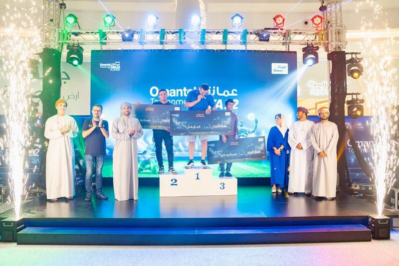 بالصور: منافسات محتدمة في بطولة عمانتل للفيفا 22