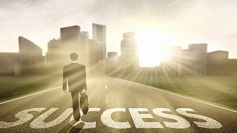 هل تشدّك قصص النجاح بعد الفشل الكاذب وأفلام السوبر مان؟