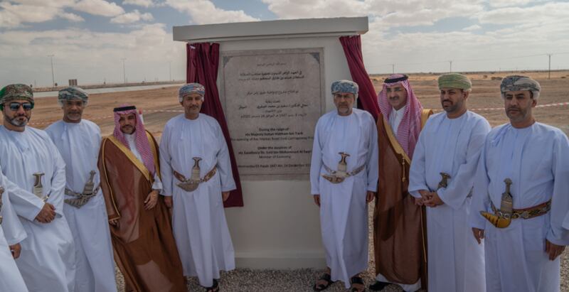 مشروعات طرق استراتيجية تدعم النمو والاستثمار في المنطقة الاقتصادية الخاصة بالدقم