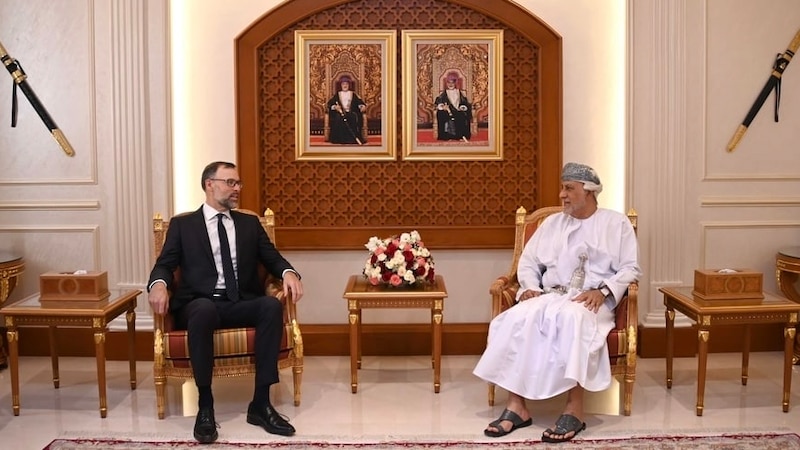 سمو السيد شهاب يستعرض العلاقات الثنائية مع سفير المجر