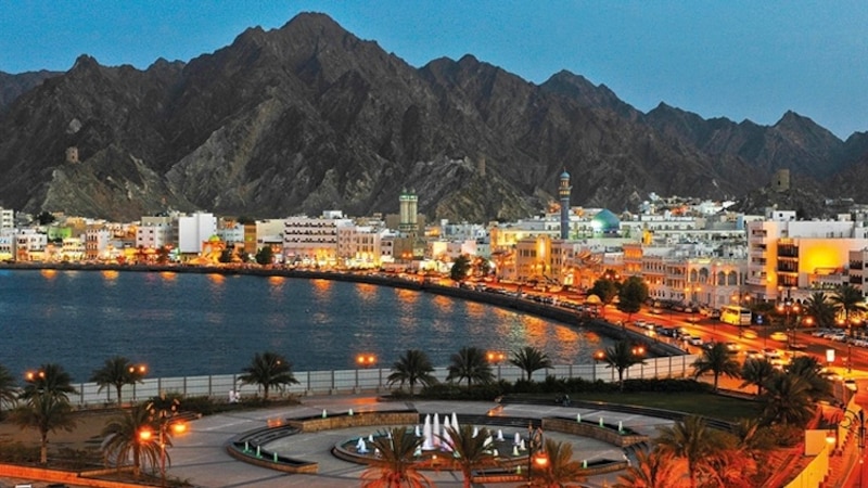منها حجم الأسرة، والدخل الشهري: كيف تغيرت حياة العمانيين خلال 20 عامًا؟