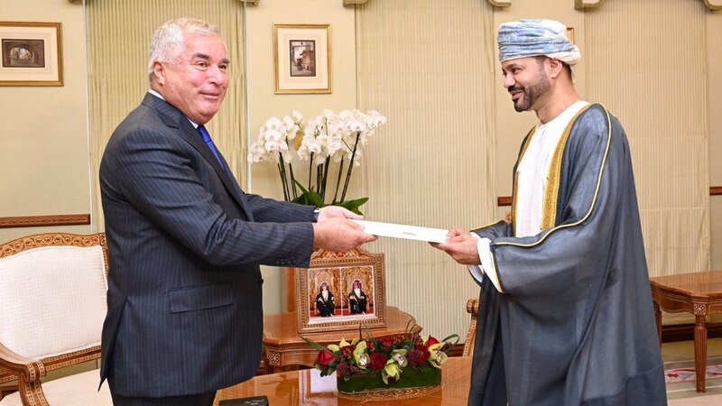جلالة السلطان يتلقى رسالة خطية من إمام علي رحمان