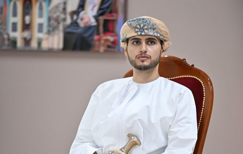 سمو السيد بلعرب يعود إلى البلاد