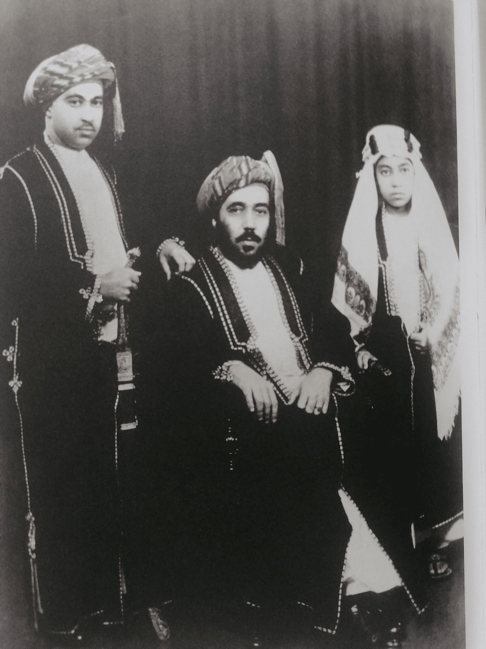 ماذا تعرف عن الكلية التي درس فيها السلطان سعيد بن تيمور والسيد فهر؟