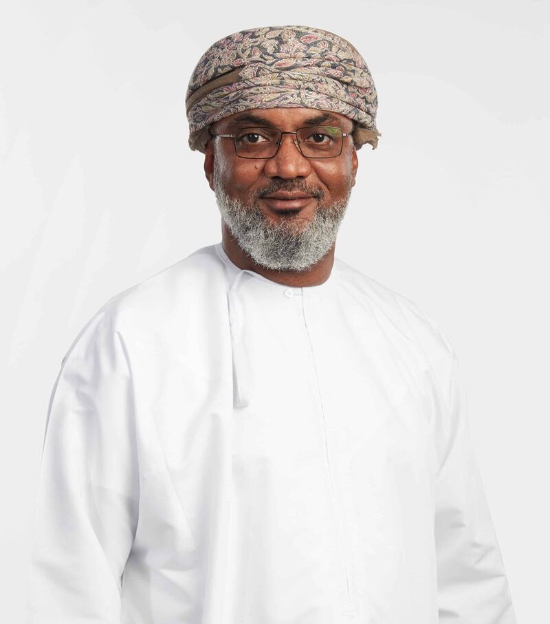 بنك مسقط يقدم 85 منحة دراسية وينفذ 414 برنامجًا تدريبيًا للموظفين في النصف الأول من العام  