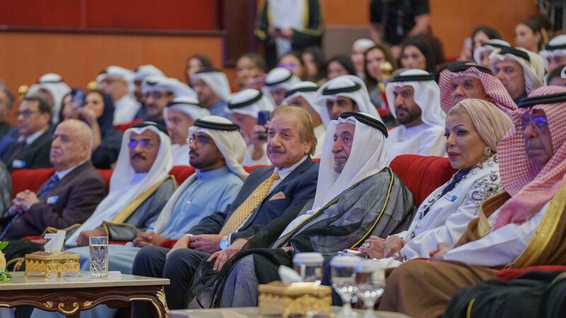 بينهم الفنّانة فخرية خميس … ” الشارقة” تكرّم ثلاثة عمانيين مسرحييّن