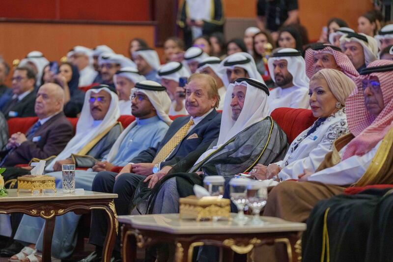 بينهم الفنّانة فخرية خميس … ” الشارقة” تكرّم ثلاثة عمانيين مسرحييّن