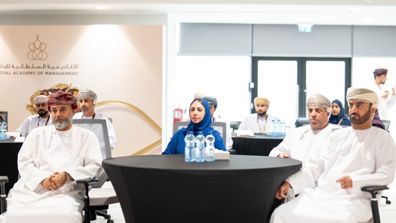 خطوة إستراتيجية لتحقيق الاستدامة: الأكاديمية السلطانية للإدارة تطلق برنامجًا لتعزيز الكفاءات الوطنية في مجال البحوث البيئية الميدانية
