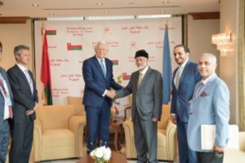 بالصور: بن علوي يلتقي نظيره الروماني