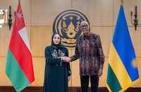 قبل الزيارة المرتقبة غدًا: كيف تسارعت العلاقات بين عُمان ورواندا؟