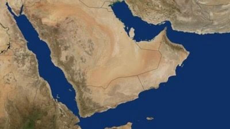 بعد أنباء عن إغلاقه أمام الطائرات المتجهة للعدوان على اليمن: ما القانون الذي يُنظِّم المجال الجوي العماني؟