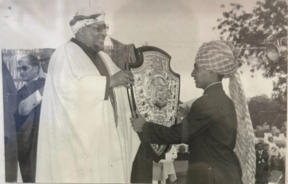 ماذا تعرف عن الكلية التي درس فيها السلطان سعيد بن تيمور والسيد فهر؟