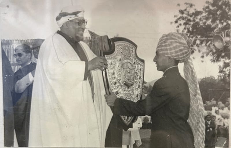 ماذا تعرف عن الكلية التي درس فيها السلطان سعيد بن تيمور والسيد فهر؟